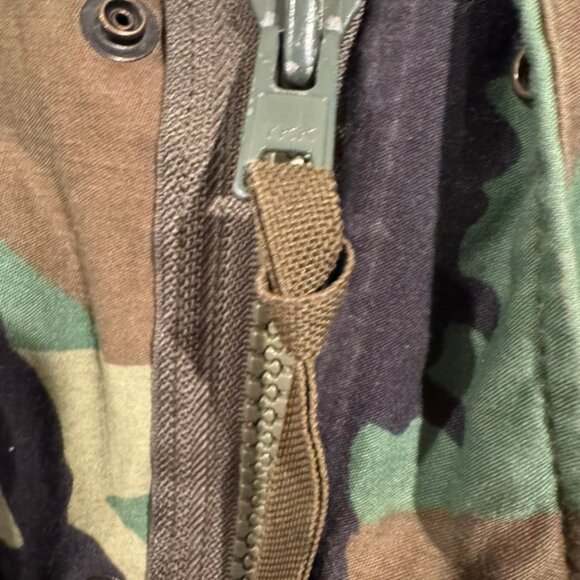Vintage U.S. Army Cold Weather Field Coat – Woodland Camo – Medium Regular - Picture 6 of 7